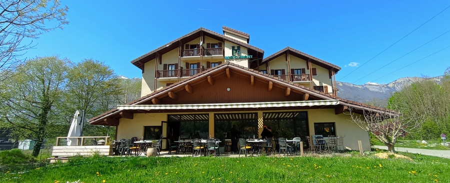 Sainte Hélène sur Isère (Savoie) : Un restaurant pour manger à midi, corec ..