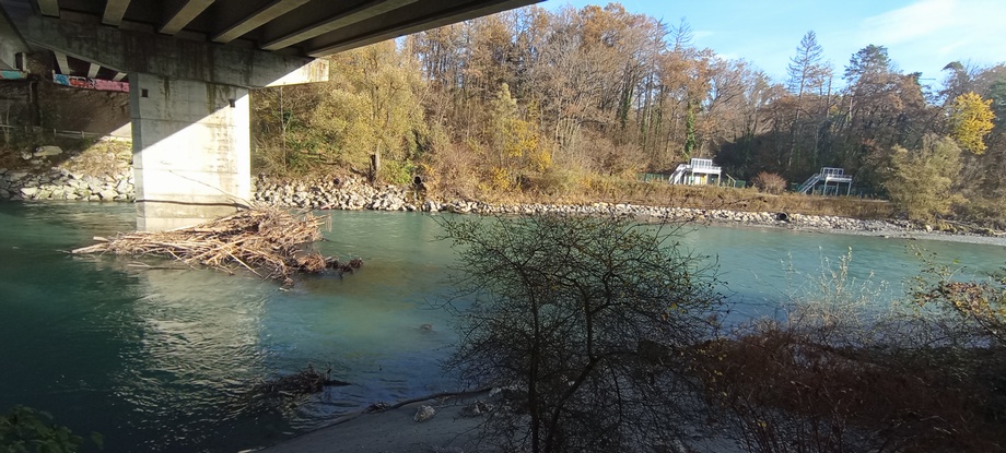 L'Arve du côté de Scientrier : On attend la passerelle prévue en .. 2021