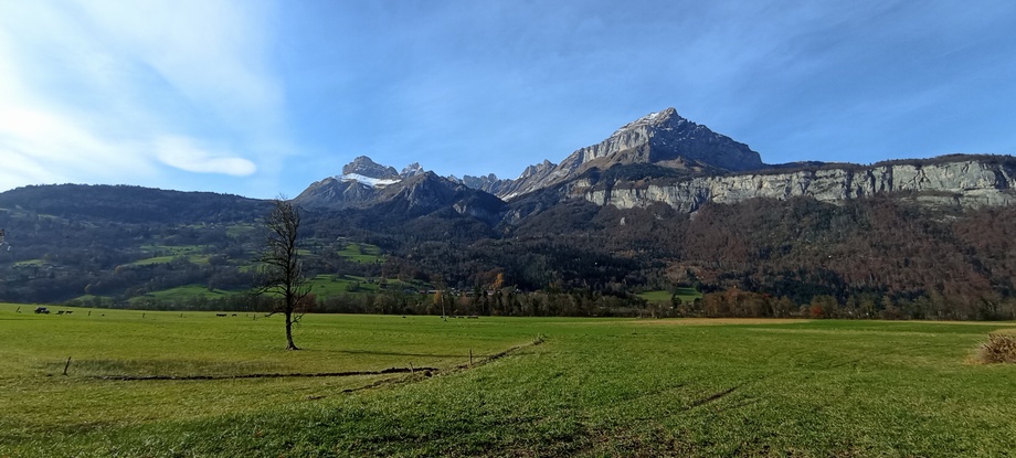 Vallée d'Arve : Massif des Bornes Aravis : Pointe percée ? et ...