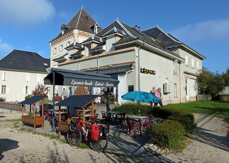 Petite pause café afin de soutenir le commerce local ..