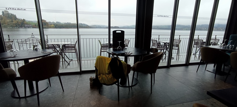 Repas au bord du lac d'Aiguebelette