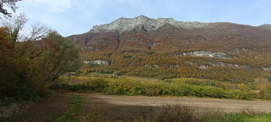 L'Arclusaz (Bauges) vue de la Combe de Savoie