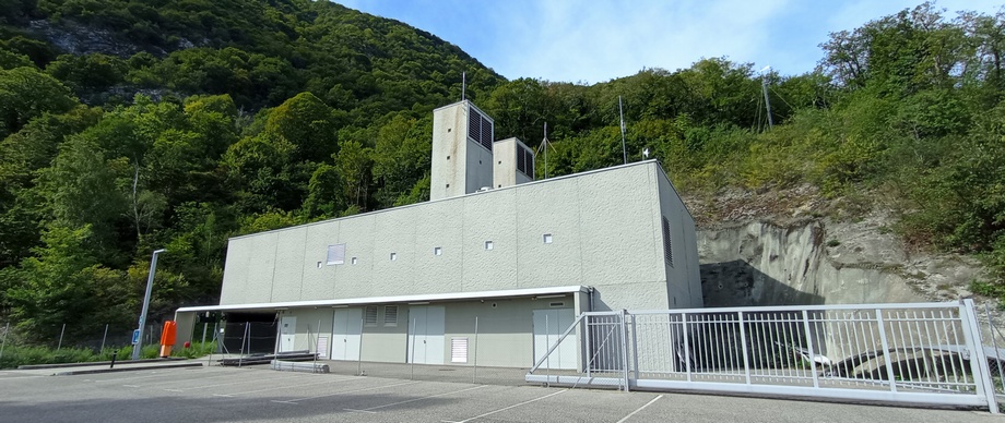 L'entrée du tunnel du chat côté Aix les Bains le Bourget