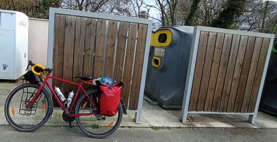 Voiloù 200 km que claudio promène ses bouteilles en plastique .. enfin