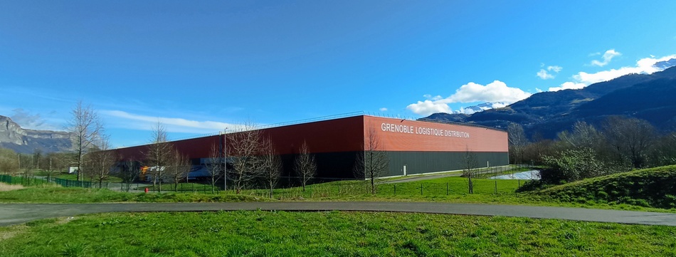 Nord de Grenoble ; c'est ici qu'arrivent : vos , nos colis : le nouveau commerce de .. proximité ..