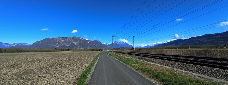 Nous remontons vers le Nord, par la Vélo-route dite V-63 après PontCharra