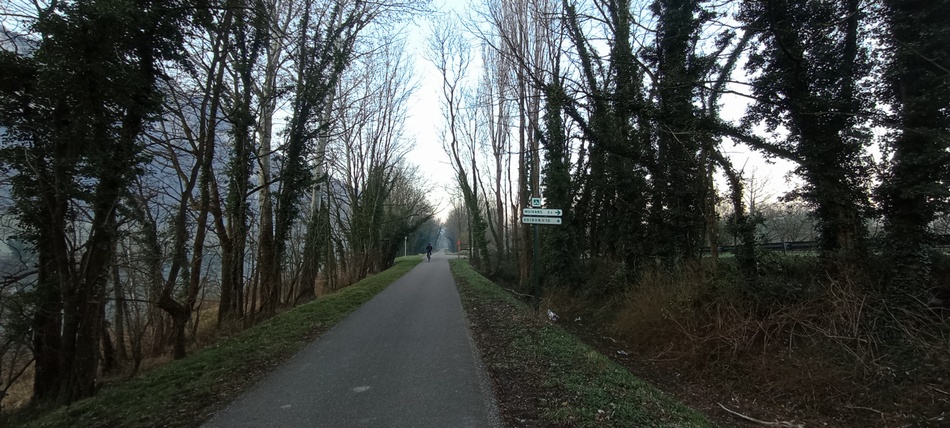 Grande solitude sur la véloroute dite V-63