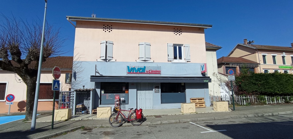 Saint Hilaire ; Encore un commerce de proximité fermé ..