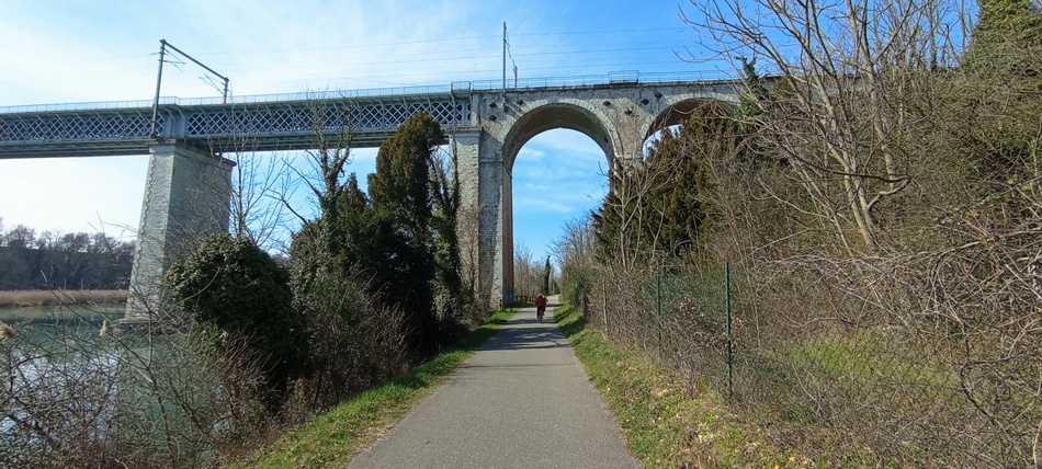 Sortie de Romans sur Isère, tjrs sur la vélo-route dite V-63