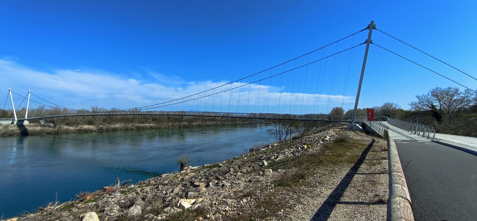 Passerelle de Sauveterre.. 