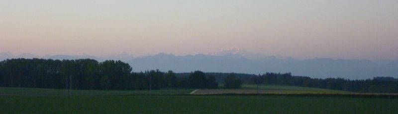 Le Mont-Blanc vu au un petit matin de mai 2010, en grimpant le Marchéruz