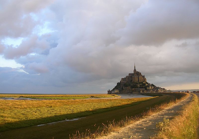 Le Mont Saint Michel vu par un cyclotouriste, un petit matin de juillet 2006