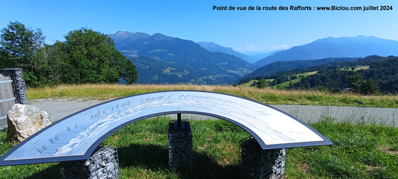 Panorama-sur-Vallee-combe-de-savoie-beaufortin-lauziere