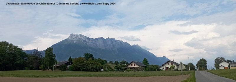 arclusaz-savoi-vue-vallee-combe-de-savoietitle=arclusaz-savoi-vue-vallee-combe-de-savoie