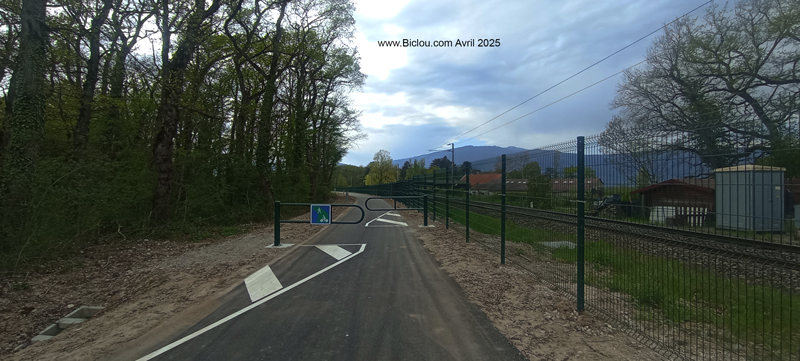 peu-avant-Viry-Viarhona-bis-haute-savoie-2025-balisage-sol-mais-pas-vertical-pas-de-nom