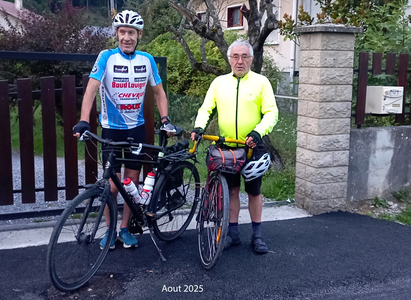 Polo-et-claudio-alla-partenza-pour-le-col-du-Joly-et-Contaminestitle=Polo-et-claudio-alla-partenza-pour-le-col-du-Joly-et-Contamines