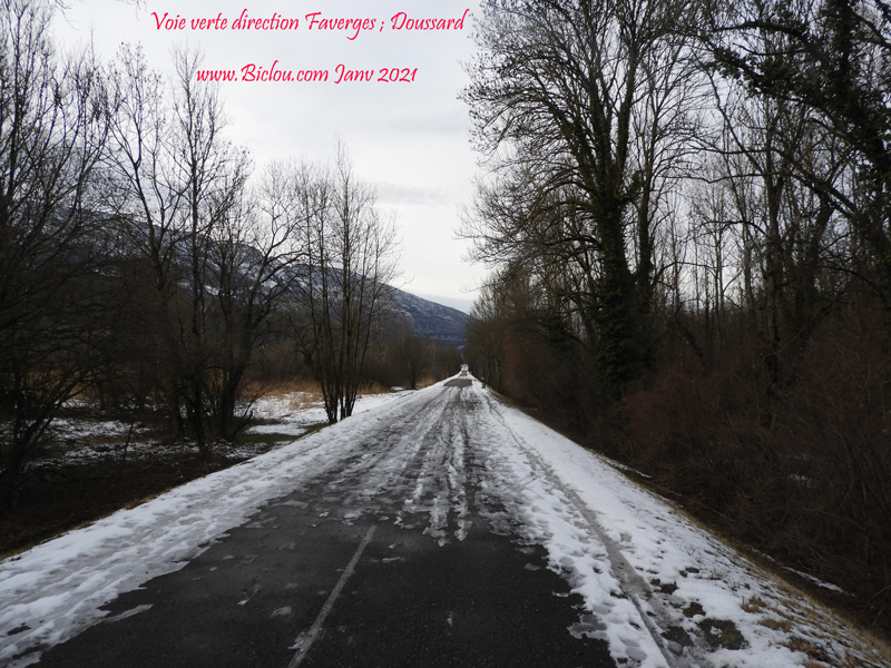 Voie-verte-Giez-direction-Doussard-pas-dgagetitle=Voie-verte-Giez-direction-Doussard-pas-dgage