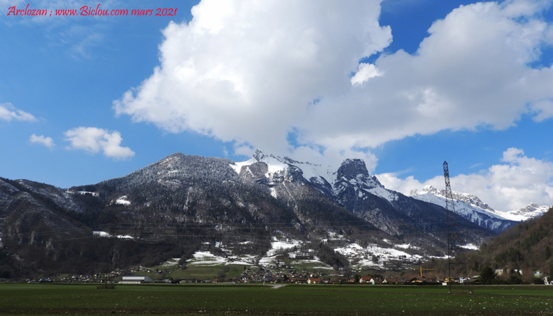 Arclozan-vu-de-la-plaine-de-Favergestitle=Arclozan-vu-de-la-plaine-de-Faverges