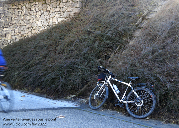 Passage-voie-verte-sous-pont-Faverges-Francis-avait-vu-juste