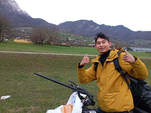 Cyclotouriste-Chinois-Ugine-janv-2023