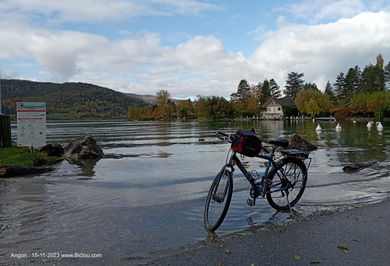 Fanette-roues-dans-l-eau Fanette-roues-dans-l-eau