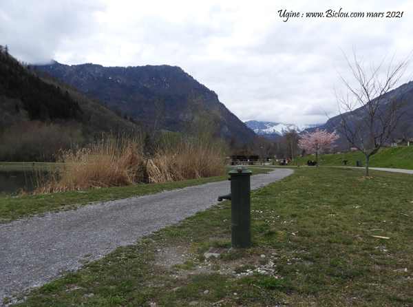 Ugine, borne Bayard