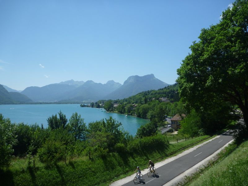 La plus belle vue de la piste cyclable Annecy faverges en 2011  Duingt