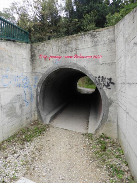 Sous le D 19, quand on dit que ça passe même à Bicylette : la preuve ..