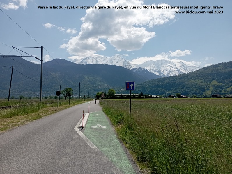 Passé le lac de Passy ; direction le Fayet, attention, route à traverser : Retour prose