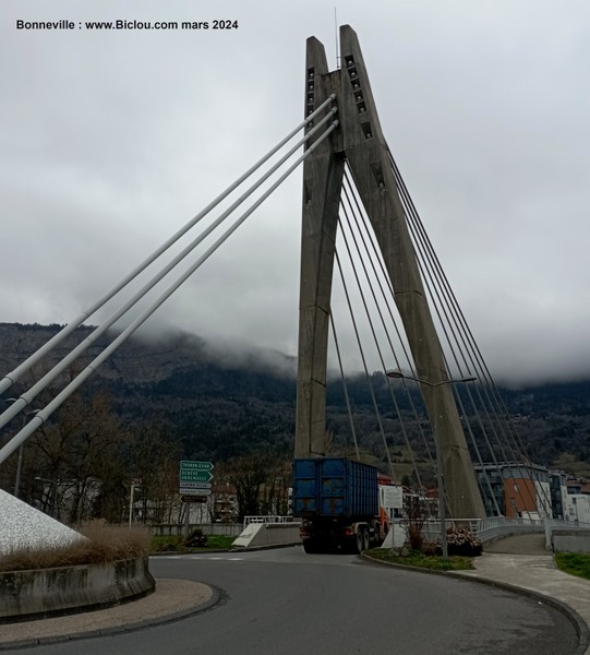 pont à haubans : Bonneville