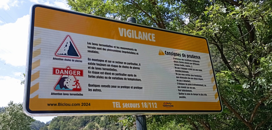 Moutiers : C'est gentil d'avertir , en effet cette zone est un' po' craignos .., notament en cas de crue de l'Isère .. 