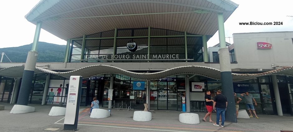Gare de Bourg st Maurice (plus de train à 18 h 22)