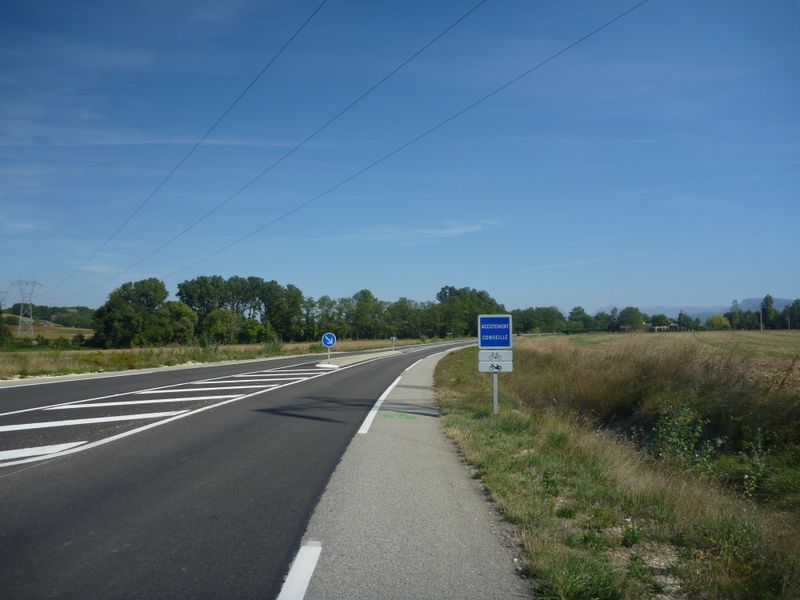 Bandes cyclables à la Sortie de montélimar sur la D 540