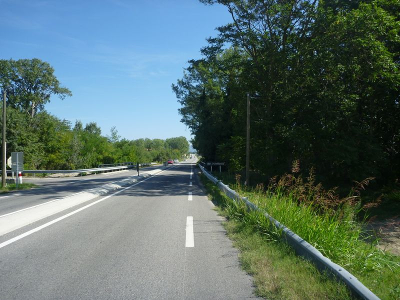 Bandes cyclables à la Sortie de montélimar sur la D 540