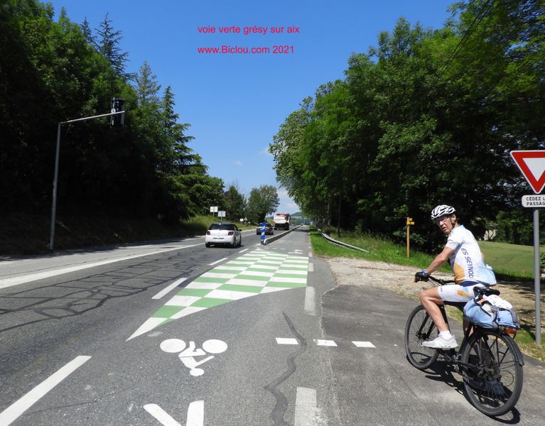 Voie verte de Grésy Pont Pierre : attention à ce carrefour ..