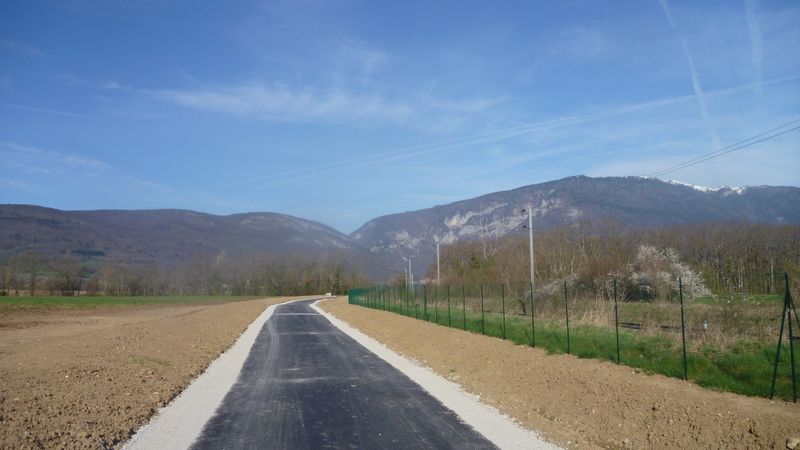 Voie verte Valleiry Vulbens avril 2015 : Flambante neuve