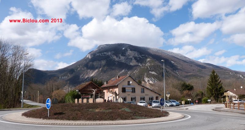 Départ voie verte piste cylable àau pont de la Loi en Savoie en 2013