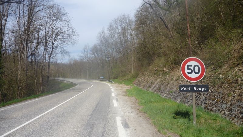 Pont rouge entre Mons et Seyssel haute-savoie sur la D 992, sur le parcours ViaRhôna ? Léman-mer ?