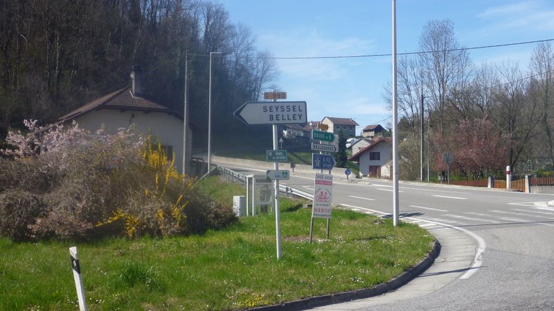 Balisage ViaRhôna (Léman-mer) est bel et Bien présent à Mons (Haute Savoie) sur le D 992, en 2015