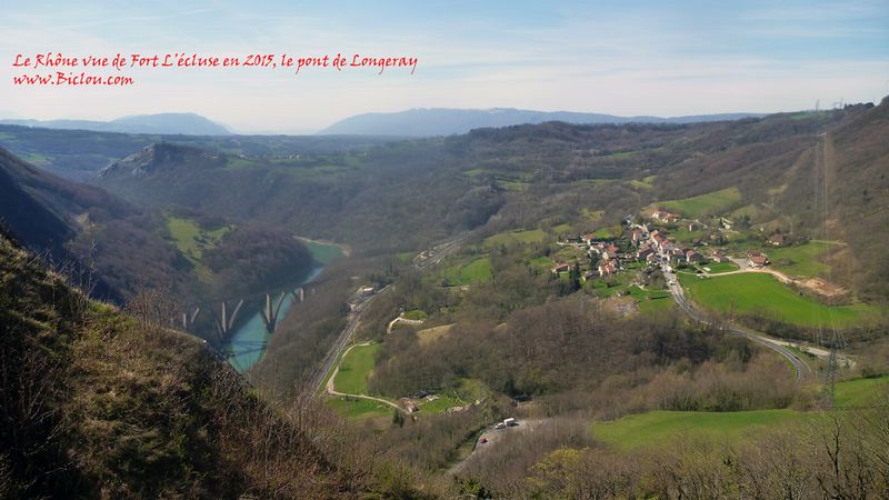 Panorama depuis le fort supérieur de l'écluse (Ain) : Le Rhône et l'avant pays savoyard