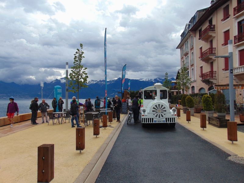 Clin d'oeil à la ligne du tonkin ? ce train inaugure la voie verte de saint gingolph en mai 2019